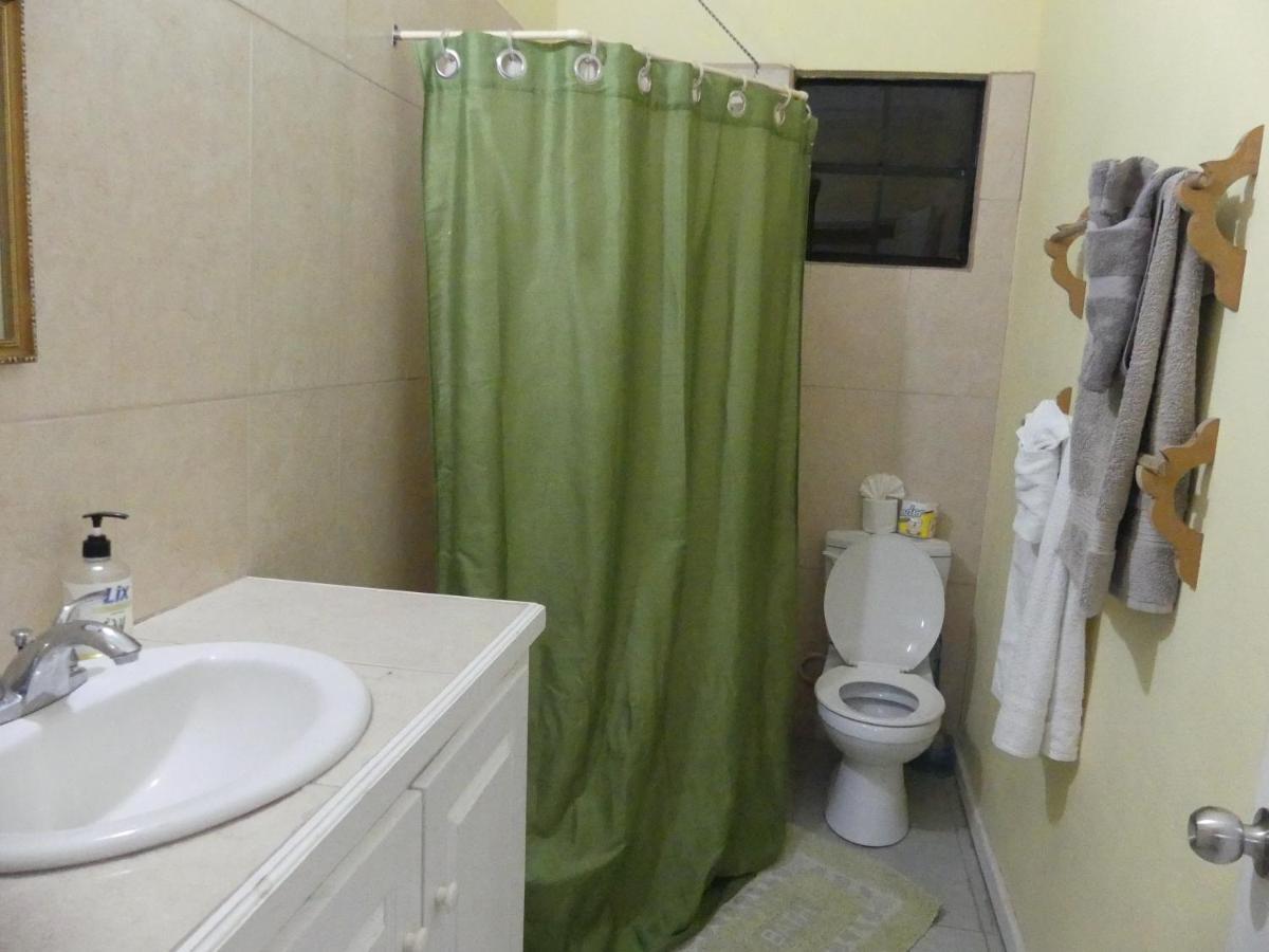 Southern Haven Guesthouse Laborie المظهر الخارجي الصورة